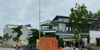 Bán căn nhà nát 84m2 và 100m2 đất thổ cư đối diện siêu thị