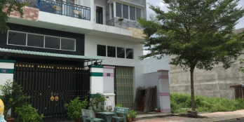 127m2 , nằm trong khu dân cư hiện hữu, an ninh siết chặt. - Giá:495 triệu