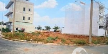 Đường đã được trải nhựa từ 14m - Hệ thống cống rãnh đã được trang bị -TÂN TÚC