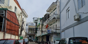 Bán nhà gần ngay mặt tiền Hùng Vương hẻ xe hơi vi vu