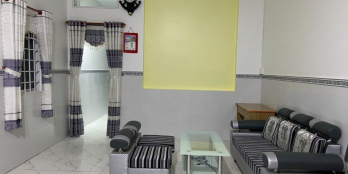 Bán nhà cấp 4 đất hậu dài còn rất mới.