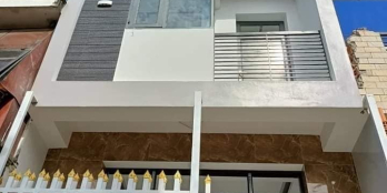 BÁN NHÀ 1 TRỆT 2 LẦU ĐANG TRONG QUÁ TRÌNH HOÀN THIỆN TẠI P4