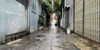 Nhà 2 tầng ngõ đường minh khai - Giá: 2,x tỷ ( x bé )