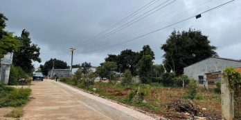 CẦN BÁN ĐẤT MẶT TIỀN ĐƯỜNG HÙNG VƯƠNG NGAY EATU