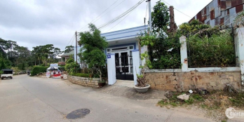 cần bán gấp 2 lô đất Mặt tiền đường nhựa Ma Trang Sơn .Phường 5 . Dalat.