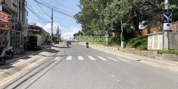 Tổng diện tích: 145m2 Ngang 3.05m, nở hậu 5.9m Với giá 16ty