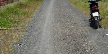 1,7 héc Trên đất có sầu riêng khoảng 400 cây Có hệ thống péc tưới Oto đến nơi