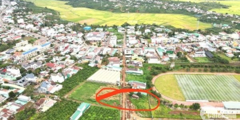 góc bán đất gay khu trung tâm Thị trấn Di Linh.  Cách trung tâm thể thao Di Linh