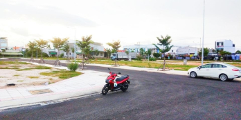 Đất mặt tiền công viên trung tâm thị xã Đức Phổ