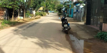 Cần ra nhanh 2lô đất phú văn ,hoài ân cách đập lại giang 200m nằm đường bê tông