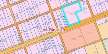 Mặt tiền đường chính Xã Tân Hiệp.đối diện Trường học