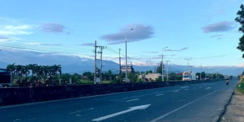 Đất mặt tiền quốc lộ 1A, ngay lối sang đường, Có sẵn 300m2 đất thổ cư.