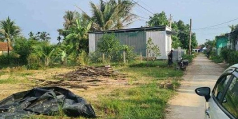 Cần tiền bán lô đất full thổ giá rẻ Ngang 7 , 100 m2 full thổ,