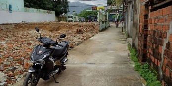 Bán lô góc âu cơ - p. Bùi thị xuân. QN, đường thông tiện đi lại mọi nơi