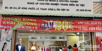 Nhà mặt tiền QL80 đang kinh doanh cho thuê áo cưới