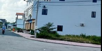 Nền mặt tiền chợ huyện Thạnh phú đường xe 16 chỗ