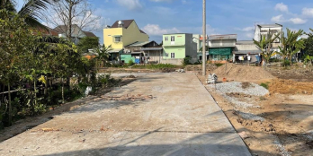 Bán Đất Giá rẻ .Lộ Oto quay đầu.  Vị trí: KDC Vượt lũ