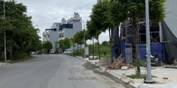 Bán lô 70m2 đất đấu giá Phương Canh siêu hot đường 13m. Đối diện công viên