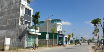 Bán lô mặt tiền đường Nguyễn Công Phương