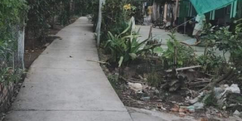 BÁN NHÀ : ngang UB Xã Đông Thành , 1p khách. 2 p ngủ