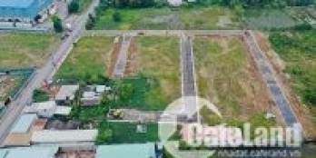 Đất sạch đường rộng xe hơi vào tận nhà. Cách chợ Bình Chánh 1,5km.