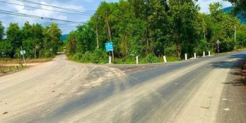 Khánh Bình- Khánh VĩnhDiện tích hơn 17.400m2 ( Ngang hơn 90m) Giá:2xx/sào