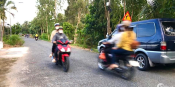 CHÍNH CHỦ BÁN ĐẤT TẶNG NHÀ MẶT TIỀN ĐƯỜNG HUYỆN 40