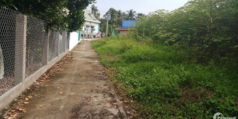 2 nền F5 lộ xe ba gác lớn vào đất. Giấy có đường