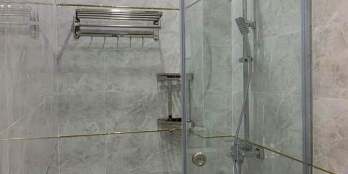 Nhà nguyên căn mặt tiền đường, trung tâm Q1 – giá chỉ 15tr/ tháng