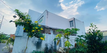 Nhà đẹp 1 trệt 1 lầu gần cầu Bửu Hoà