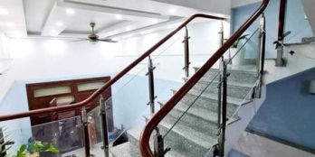 Bán Nhà Phường Yết Kiêu - Kinh Doanh, đg trước mặt 3-4 ô tô tránh nhau