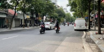 Bán nhà mặt Phố Huế 250m2, MT 10m, sổ vuông đẹp lâu dài.