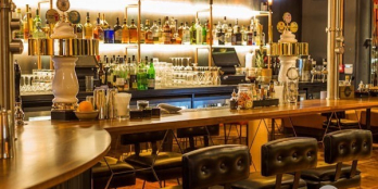 Bán nhà 5 tầng tặng toàn bộ nội thất đang KD quán Bar tại TTTM Dân Tiến