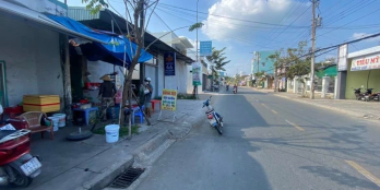 Bán nhanh mọi người ơi!!! Nhà cũ mặt tiền đường 8/3