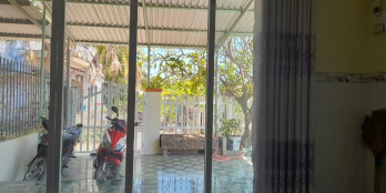 Cần bán nhà sau trường tiểu học long bình, cách đường đôi 200m ,khu dân cư