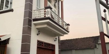 Cần bán lại căn nhà 2 tầng . Trên diện tích 600m có 300 m thổ cư