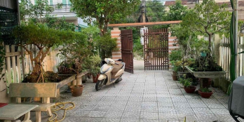 BÁN NHÀ  2 MÊ KIÊN CỐ NGAY VÒNG XOAY TỊNH KHÊ TP QUẢNG NGÃI,