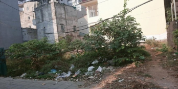 Tại phố Triều Khúc Thanh Xuân HN, đang có mảnh đất đắc địa, ô tô tránh nhau