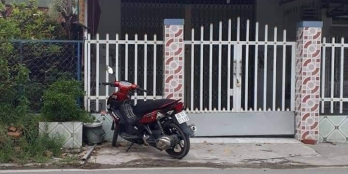 Bán nhà đất có 2 phòng ngủ 1 bếp ăn phòng khách