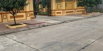 E có lô đất đẹp từ khu Bigc thông ra đường nguyễn công chứ