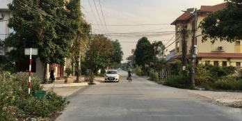 SỔ HỒNG CHÍNH CHỦ   - nhà xây 3 tầng hướng nam