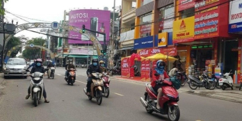 bán gấp căn nhà 3 tầng mặt tiền Quang Trung vị trí nhìn là biết sầm uất rồi