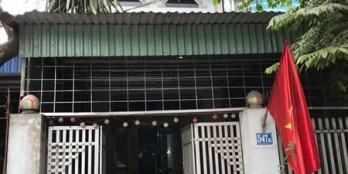 Bán nhà 2 tầng: D 18m, R 4,5m ( chính tên vk ck e).