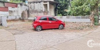 Bán mảnh đất 2 mặt tiền, Ngay đèn đỏ Quan Triều