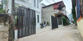Nhà đẹp ngay đầu đường tân quang Hướng đông nam