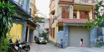 NHÀ ĐẸP  Ngõ 200, cách mặt đường CMT8 chỉ 30m