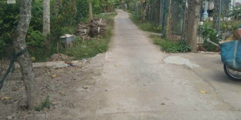 Nền Tân Ngãi cách cầu bà giáo 1,5km.