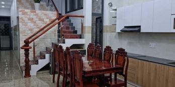 Bán căn nhà vip, khách dọn vào là ăn Tết.  Qui mô : 1trệt, 1 lầu.