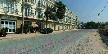 Bán 2 nền Phường 4 Vĩnh Long   Dt: 84m2 (5×17). Thổ cư 100%.  Giá : 1 tỉ 168