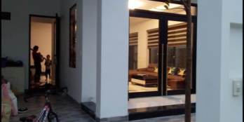 Bán căn nhà nằm trên sân bóng Hoàng Nam